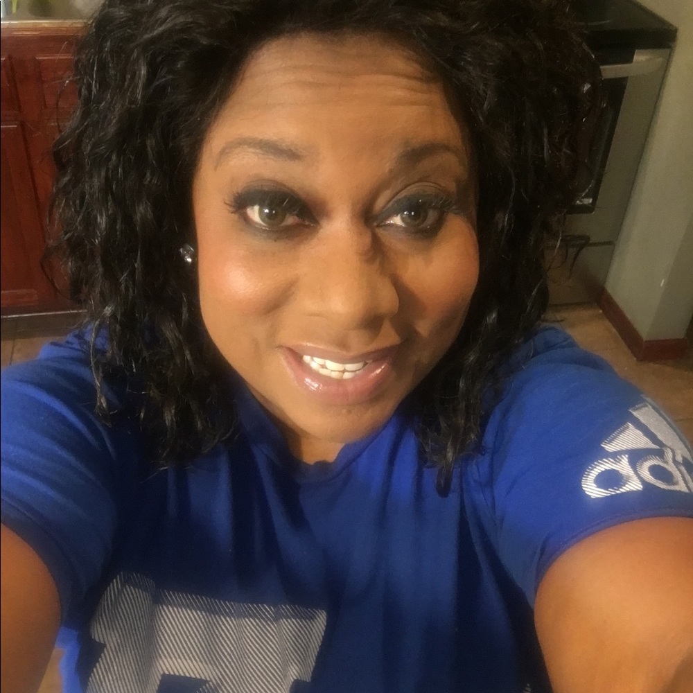 Meet your Posher, Monny